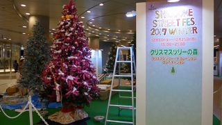 新橋駅からの地下歩道は各種イベントが行われていました!