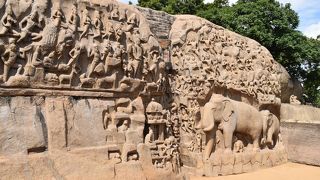 突如現れるレリーフ