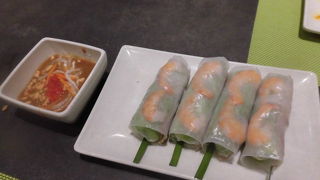 ひとりでも入りやすい店です