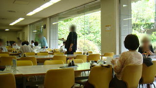 窓側の席が明るくておススメ。