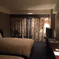 落ち着いた室内