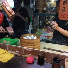 小籠包旨し。鼎泰豊の半額。