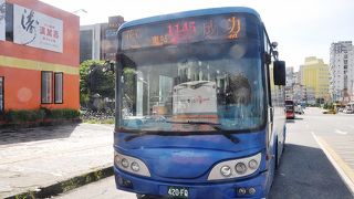車体は大きく、ゆったりとして乗り心地もいい。台湾の地方路線らしいのどかさも感じさせてくれた