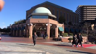 ガーデンプレイスの中にある三越