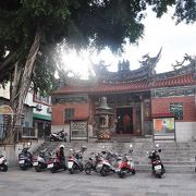 台湾最古の観音廟だときいて、ありがたみも増した。