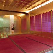 金沢で最もオススメの無料観光スポット☆金の茶室が見事すぎます