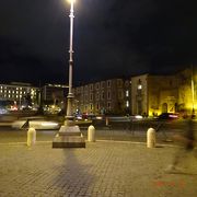 イータリーやローマ三越が近くにある広場