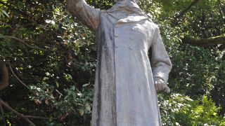 岐阜公園にこんな銅像があるとは、、、、ここで有名な言葉を板垣退助は発しています。