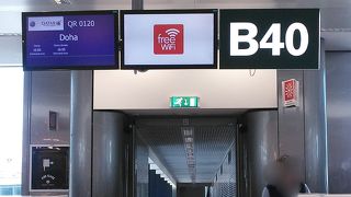 駅直結でミラノ中央、カドルナ駅へ