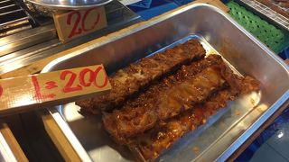 チェンマイの夜の主役