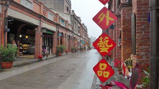 赤煉瓦を多く使った街並みです