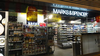 缶が可愛いクッキーあり