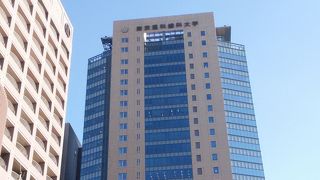 巨大な大学病院