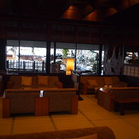 ロビーも畳の床暖房