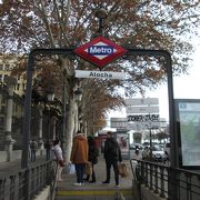 マドリード観光ではアトーチャ駅近くにはよく行きます