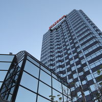 遠くからでも目立つ外観です。