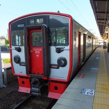 各駅停車はほとんどがこの電車