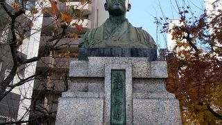 三谷長三郎氏の胸像