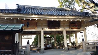 四角い大きな絵馬