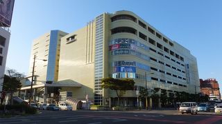 別府の街の大きなビルなのですぐわかります。