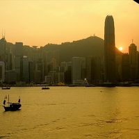 香港島向こうに沈む夕日も自室からきれいに見えました。