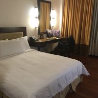 クイーンサイズベッド