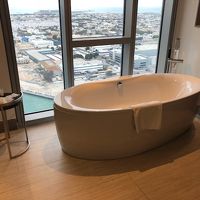 素晴らしいバスルームからインド洋を望む