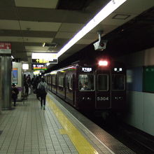 阪急の電車が乗り入れています