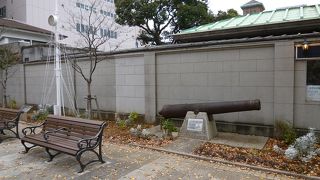 明治維新の頃の大砲。