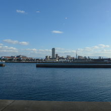 外の景色を見ながら食事が出来ます