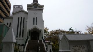 とてもモダンな戦前の建築です。