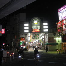 夜の高槻センター街市駅側入口