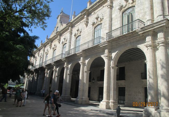 1776年にスペイン総督宮殿として建設されたそうです