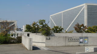 安藤忠雄が設計したモダンな建物