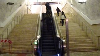 地下鉄にはスリが多いと聞いていたので緊張しながら乗車しました。