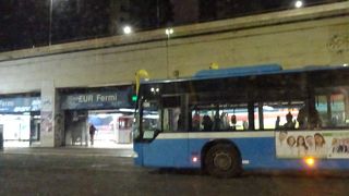 ホテルが郊外だったので、路線バスと地下鉄で移動しました。