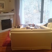 奥のリビングルーム