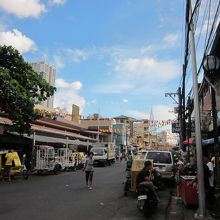 賑やかな通り～