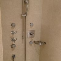 シャワーブース内部