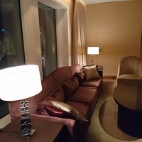 夜のリビングスペース