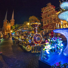 パレードが　始まります！