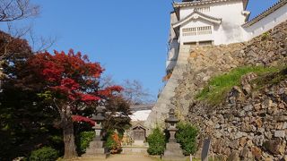 上部は直角になるくらい