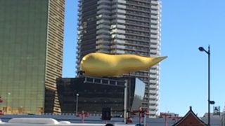 金色のオブジェの存在感がすごいです。