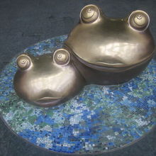 屋内のカエルさん親子（？）