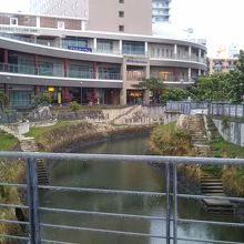 安里川親水庭園 