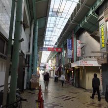 ちょっとみゆき通りより狭いです。