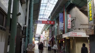 駅前からお城まで続くアーケード街の入口