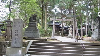 同じ境内に鎮座しています