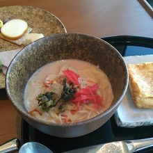 担々麺とフレンチトースト