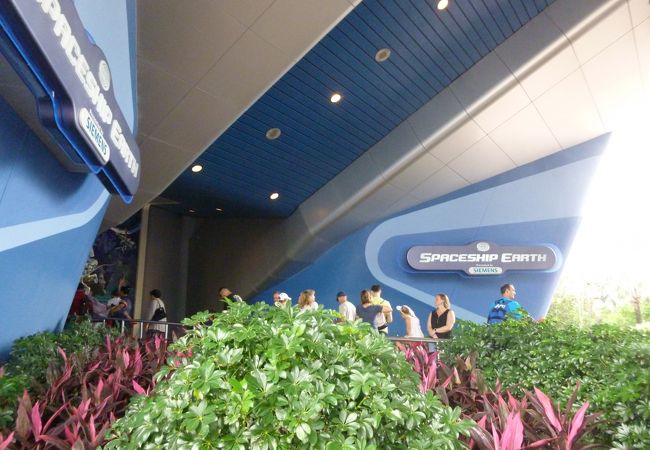 スペースシップ アース クチコミ アクセス 営業時間 オーランド フォートラベル